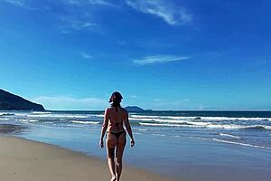 hey, that beach walk with the latina redhead looks fun 🏖️😎🌊