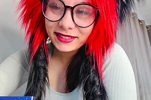 hungarian foot fetish babe masturbates toes sensually