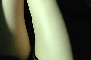 ting xuan shemale pees and strokes outdoors publicly