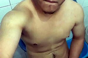 hey watch me cum so hard right now