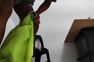 Vivi Guedez Naughty Older Woman Offers Her Body Fully