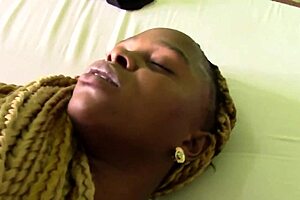 hey, you seeing honey & aj scissor grind pussies all night long?