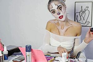 Harley Quinn Cosplay Makeup Tutorial by Miss Daisy Diamond