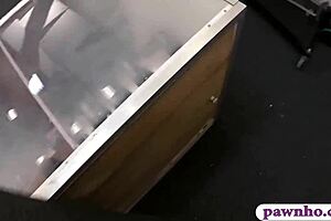 Blondie Sells Boyfriend's Speaker Then Gets Busy