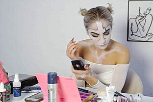 Harley Quinn Cosplay Makeup Tutorial by Miss Daisy Diamond