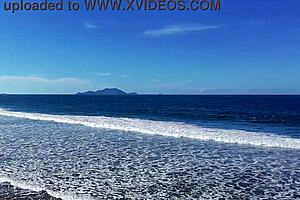 hey, that beach walk with the latina redhead looks fun 🏖️😎🌊