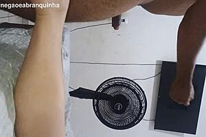 soquei forte no cu dela e a vadia ja tava gozando louca