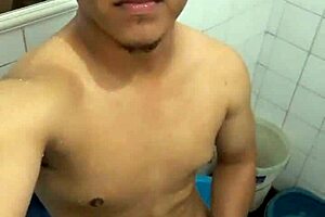 hey watch me cum so hard right now