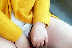 bbw fat babe masturbates hard in car for voyeur eyes