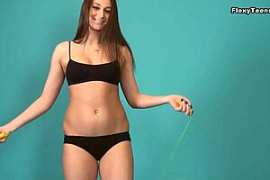 watch petite flexible anna slavjanka stretch nude in acrobatic ballerina poses