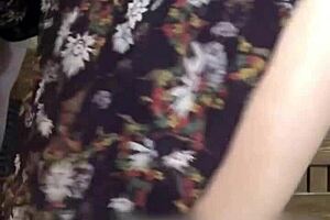 hey lady wanna suck these two cocks in sauna threesome?