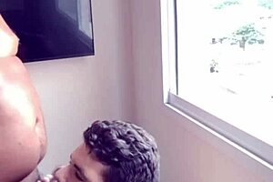 ei padrasto, olha essa gordinha na janela dominada pelo cafuçu dotado da favela