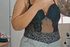 Big pussy exhibitionist flashes and sucks lovers' milk hungrily