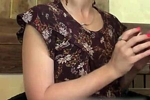 hey lady wanna suck these two cocks in sauna threesome?