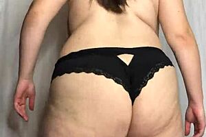 intriguing shake of big ass and natural tits