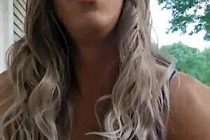 am i your good sissy slut crossdressed outside smoking at dawn? 😘🚬