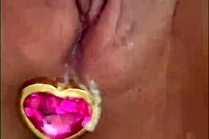 Latina slams anal plug for bold morning masturbation heat