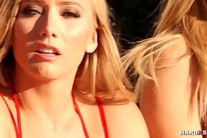 aj applegate kelsi anikka in steamy hardcore play