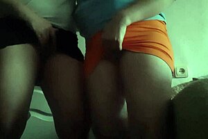 our first date lesbian scissoring orgasms rock hard 👭🔥