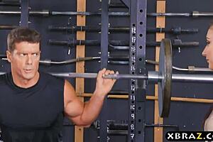 Gym babe's big ass craves anal pounding right after squats