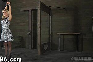 tormenting this babe's pussy with my toy till she squirts 😈🔥