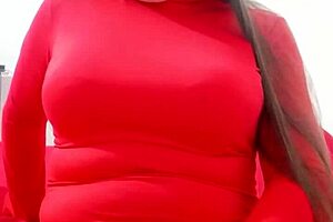 Colombian latina milf cameltoe flashes juicy pussy wet