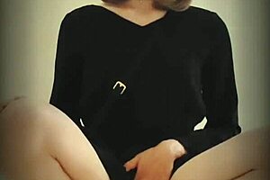 whoa! this ladyboy blasts monster cumshot right in public outdoor spot??!! 💦