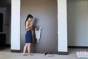 young asian ballerina meets old guy for tight fun