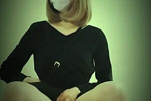 whoa! this ladyboy blasts monster cumshot right in public outdoor spot??!! 💦