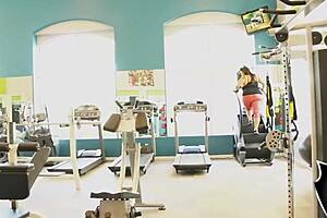 Big booty babe Sofia Rose bends over for Rome Majors' massive BBC protein shake pounding