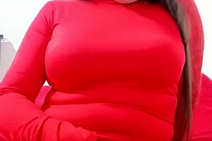 Colombian latina milf cameltoe flashes juicy pussy wet