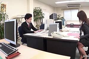 japanese secretary masturbates big clit pussy to orgasm in toilet