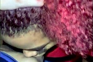 devorando um cuzão enorme antes de gozar na boca gulosa dela