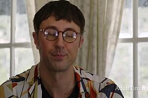 Boyfriend Convinces Girlfriend for Hard Fuck in Front of Rich Pervy Therapist