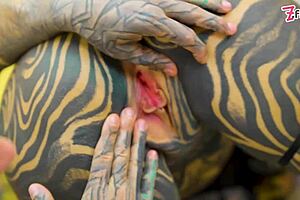 ALT-GIRLS TATTOOED LESBIAN PUNK GOTH HIPPIE SPIT TONGUE DILDO FUCK