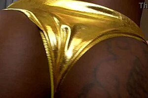 Wow, this stunning Brazilian ebony babe worships ass, feet, and pussy before swallowing cum 😍