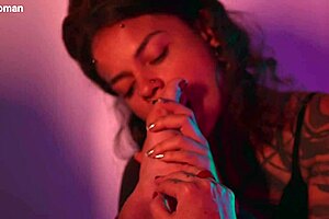 Come worship my hairy feet baby 😈👣 i know you crave it