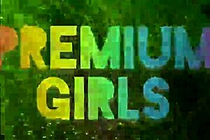 Eng solo striptease kleren afgescheurd wild dansen