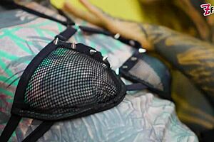 ALT-GIRLS TATTOOED LESBIAN PUNK GOTH HIPPIE SPIT TONGUE DILDO FUCK