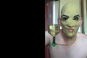 BISEXUAL MASKED SLUT BEGS PLEASE LET ME SWALLOW YOUR PISS!