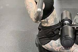 Milf flexes huge ass and tits in gym leggings