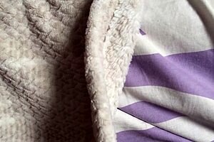 Secretly Peeing Masturbating While Watching Throbbing Cocks