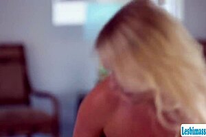 Booty blonde pussy licked orgasm by milf wife masseuse lesbian massage