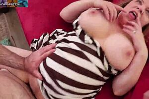 curvy milf with big natural tits rides me cowgirl till i explode inside 😍