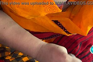 hey exotic indian couple, finger me till i squirt hard!