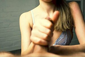 i jerk off my boyfriend's cock up close till he explodes in pleasure 💋