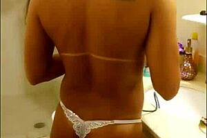 hey stranger wanna fuck this milf in the swing house bar?