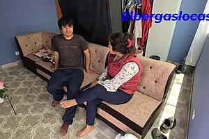 la ingeniera se entrega con tetas grandes para el trabajo