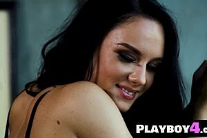 Petite MILF Meghan Leopard poses seductively naked exposing her round booty