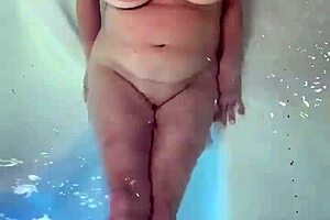 homemade milf shakes her huge natural wet tits